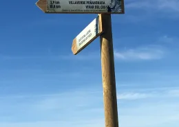 Señal del Camino del Cid en Vivar del Cid